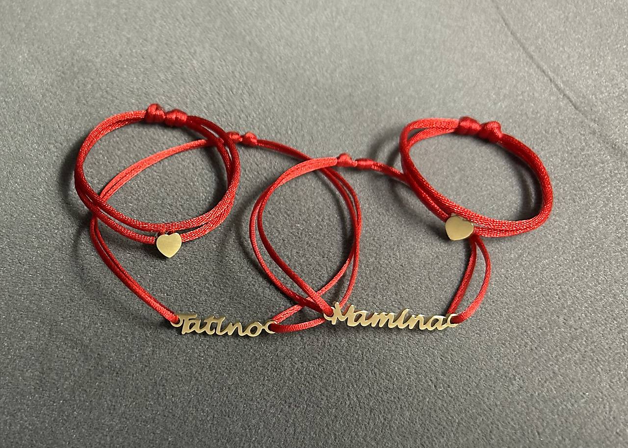 Saténový náramkový set proti urieknutiu pre rodinku - pánsky “Tatino” + dámsky “Mamina” + 2x detský so srdiečkom