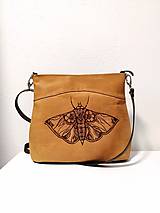 Kabelky - MILA "Moth2" kožená kabelka s vypaľovaným obrázkom - 16010258_