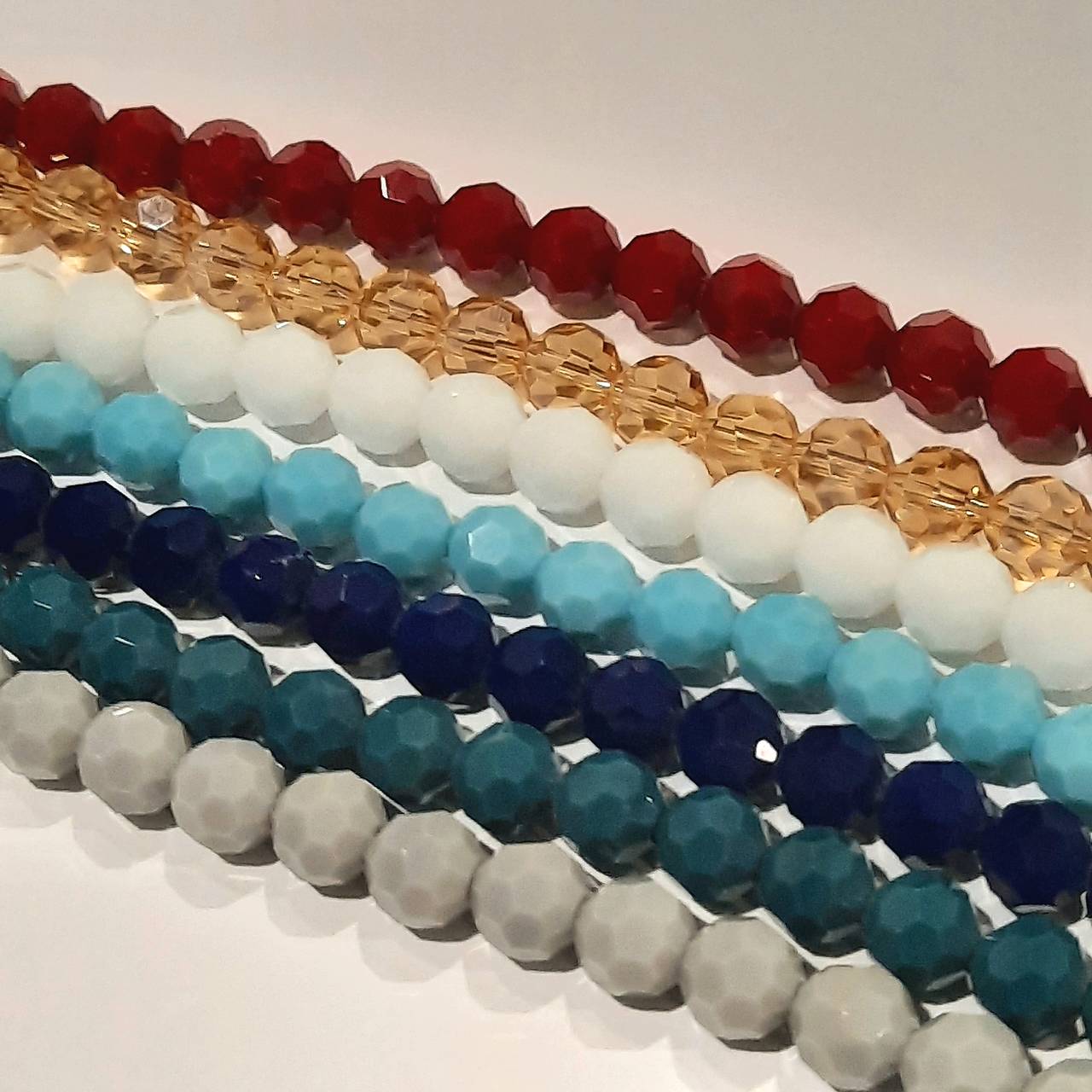 Sklenené brúsené korálky 8mm-1ks