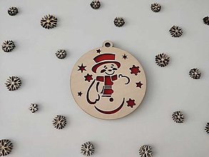 Dekorácie - Drevené vianočné ozdoby - snehuliačik, farebný podklad (Červená) - 16015716_
