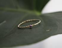 Prstene - Zlatý prsteň mini mini - fialový 2 - 16024334_