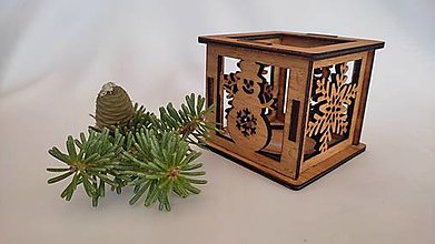 Svietidlá - Drevený vianočný svietnik na čajovú sviečku (snehuliak a vločka) - 16023111_