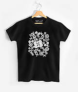 Pánske oblečenie - Pánske čierne tričko Rozsypané Čičmany - 16025384_