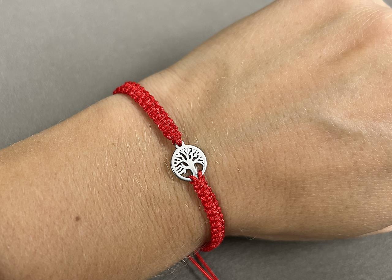 Jemný pletený náramok so stromom života z chirurgickej ocele