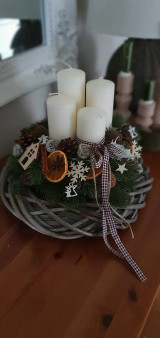 Dekorácie - Adventný vianočný voňavý veniec - 16030958_