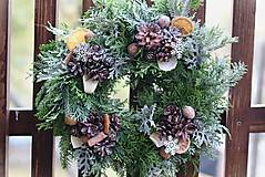 Dekorácie - Vianočný veniec na dvere - 16032522_