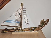 Dekorácie - Loď z naplaveného dreva - 16032336_