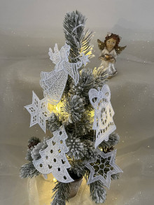 Dekorácie - Vianočná dekorácia, strojová čipka - 16035902_