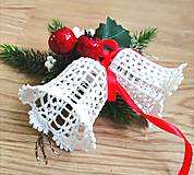 Dekorácie - Háčkovaný vianočný zvonček, biely - 16039417_