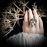Prstene - Gotický prsteň lebka v korune Memento mori Halloween mystika - 16039354_