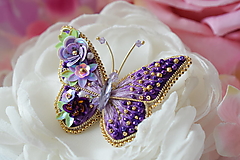 Brošne - Vyšívaná brošňa fialový motýlik - 16046495_