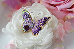 Brošne - Vyšívaná brošňa fialový motýlik - 16046496_