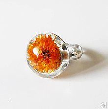 Prstene - Handmade živicový polguľový prsteň - oranžový kvet - 16046449_