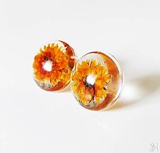 Náušnice - Oranžové živicové antialergické napichovacie náušnice s kvetmi - 16046454_
