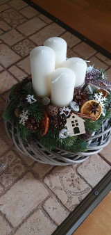Dekorácie - Adventný vianočný voňavý veniec - 16048416_
