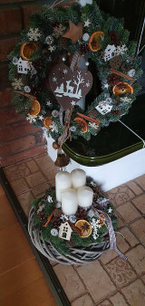 Dekorácie - Adventný vianočný voňavý veniec - 16048419_