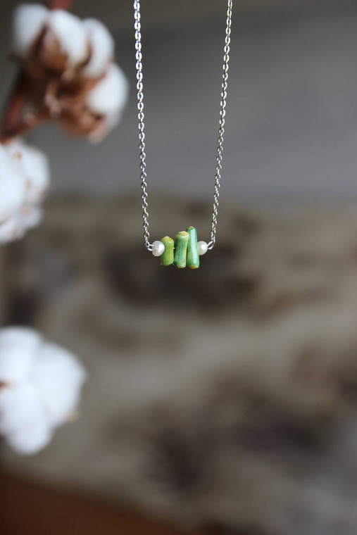 minimalistický náhrdelník koral/riečna perla