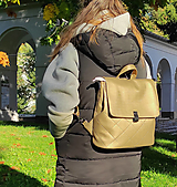 Batohy - Vanessa backpack zlatá s broušeným efektem - 16050050_