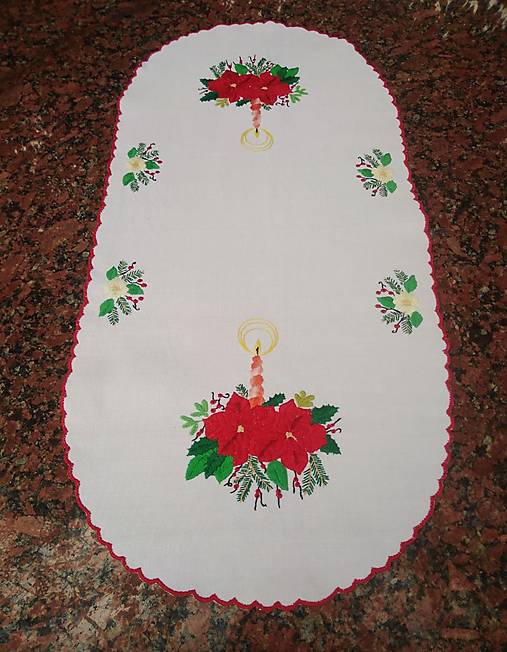 Úžitkový textil - Ručne vyšívaná vianočná dečka PS55 ovál 93x45cm - 16050610_