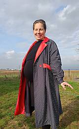 Tehotenské oblečenie - Čierny plášť oversized s bielymi bodkami (nielen) pre tehotné, dojčiace a nosiace mamky - 16048972_