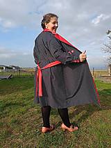 Tehotenské oblečenie - Čierny plášť oversized s bielymi bodkami (nielen) pre tehotné, dojčiace a nosiace mamky - 16050259_