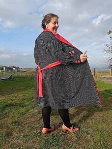 Tehotenské oblečenie - Čierny plášť oversized s bielymi bodkami (nielen) pre tehotné, dojčiace a nosiace mamky - 16050259_