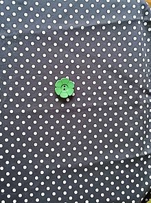 Bundy a kabáty - Čierny plášť s bielymi bodkami a červeným golierom  (Zelená) - 16053408_