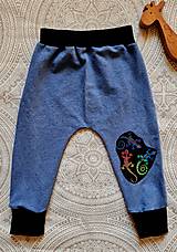Detské oblečenie - Detské tepláčiky, astronauti / veľkosť: 92 - 16058531_