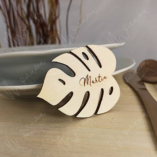 Úložné priestory & Organizácia - Svadobná drevená menovka "Monstera"  RUMI - 16060729_