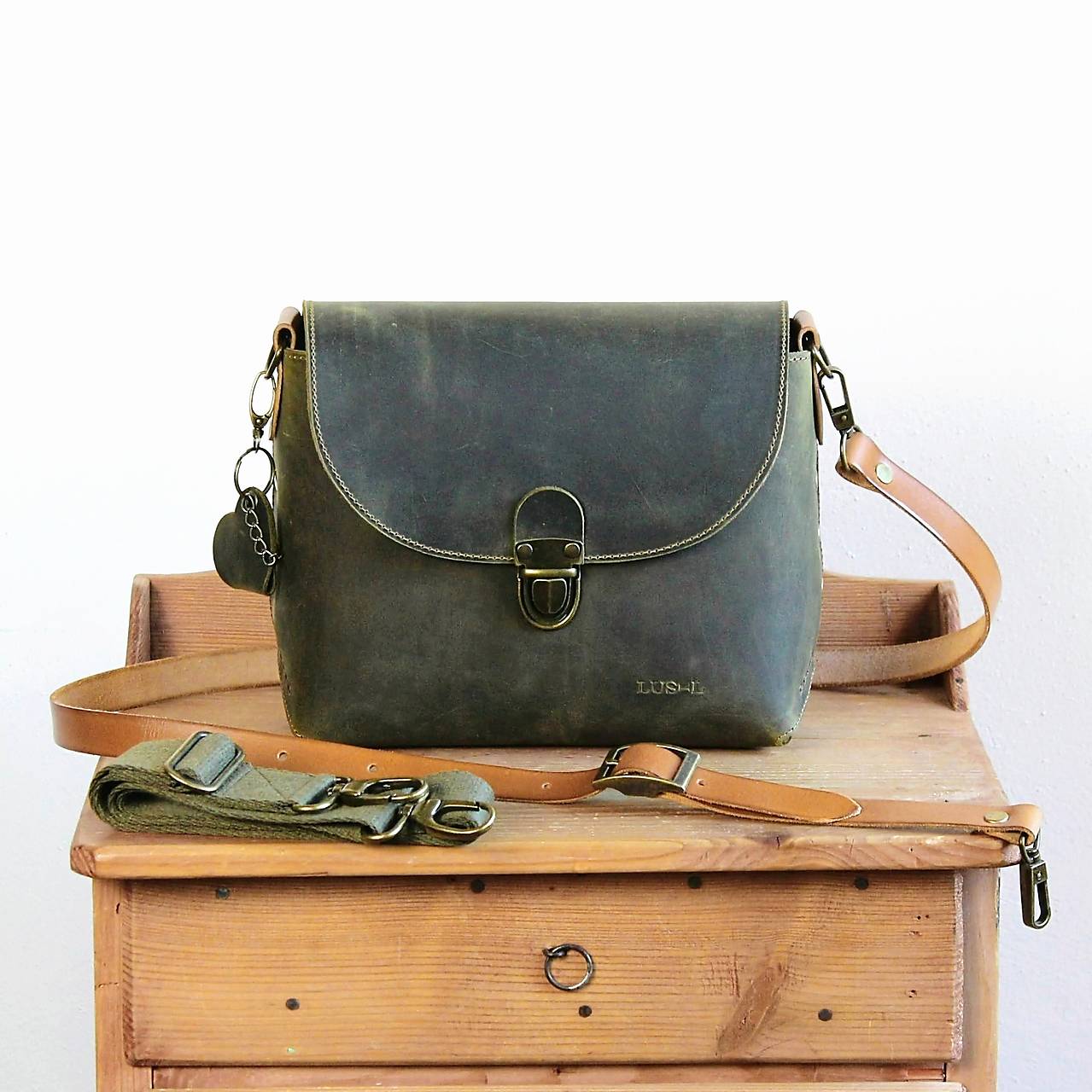 Kožená kabelka *Crazy Olive-Green* NOVÝ MODEL