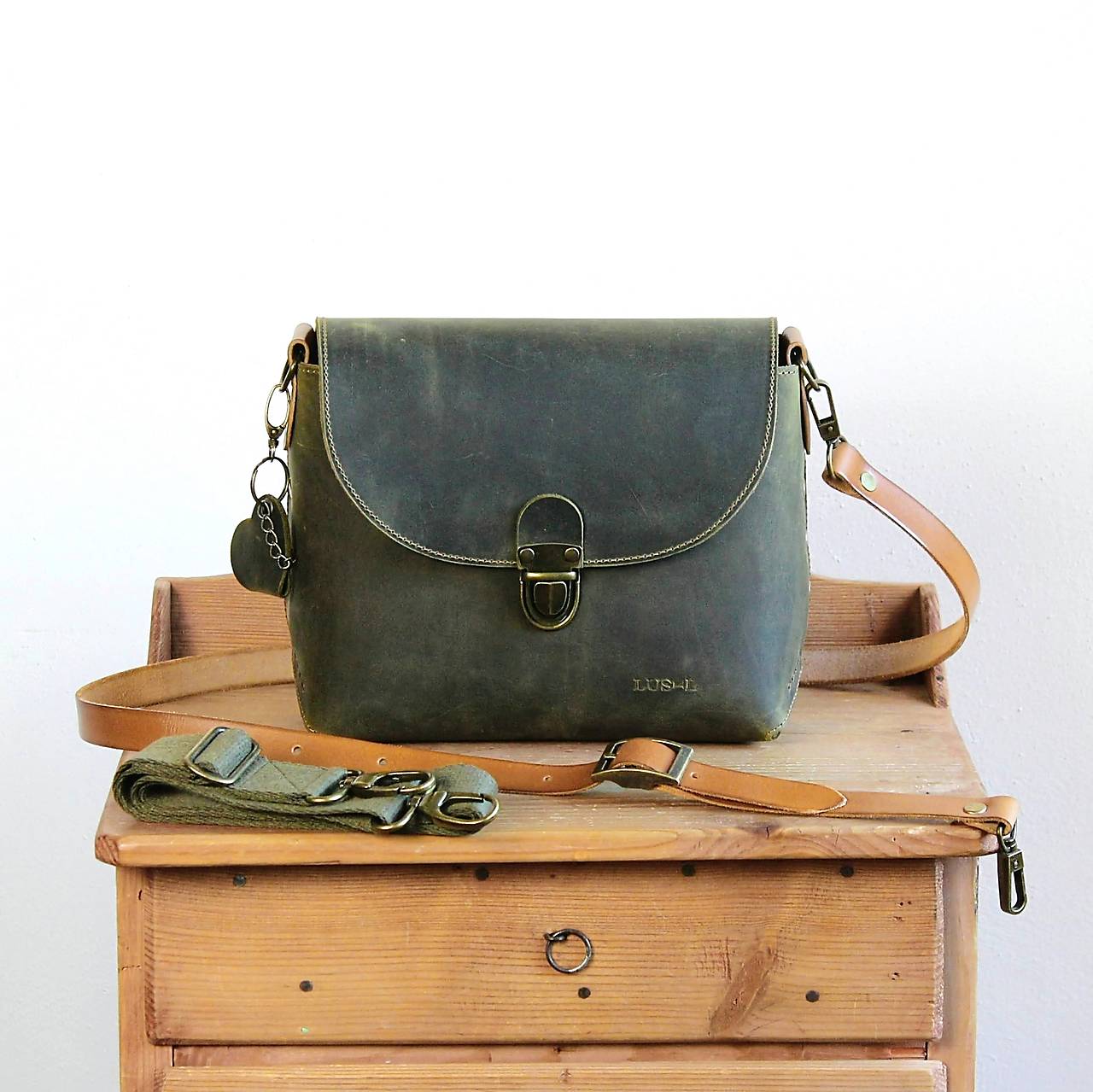 Kožená kabelka *Crazy Olive-Green* NOVÝ MODEL