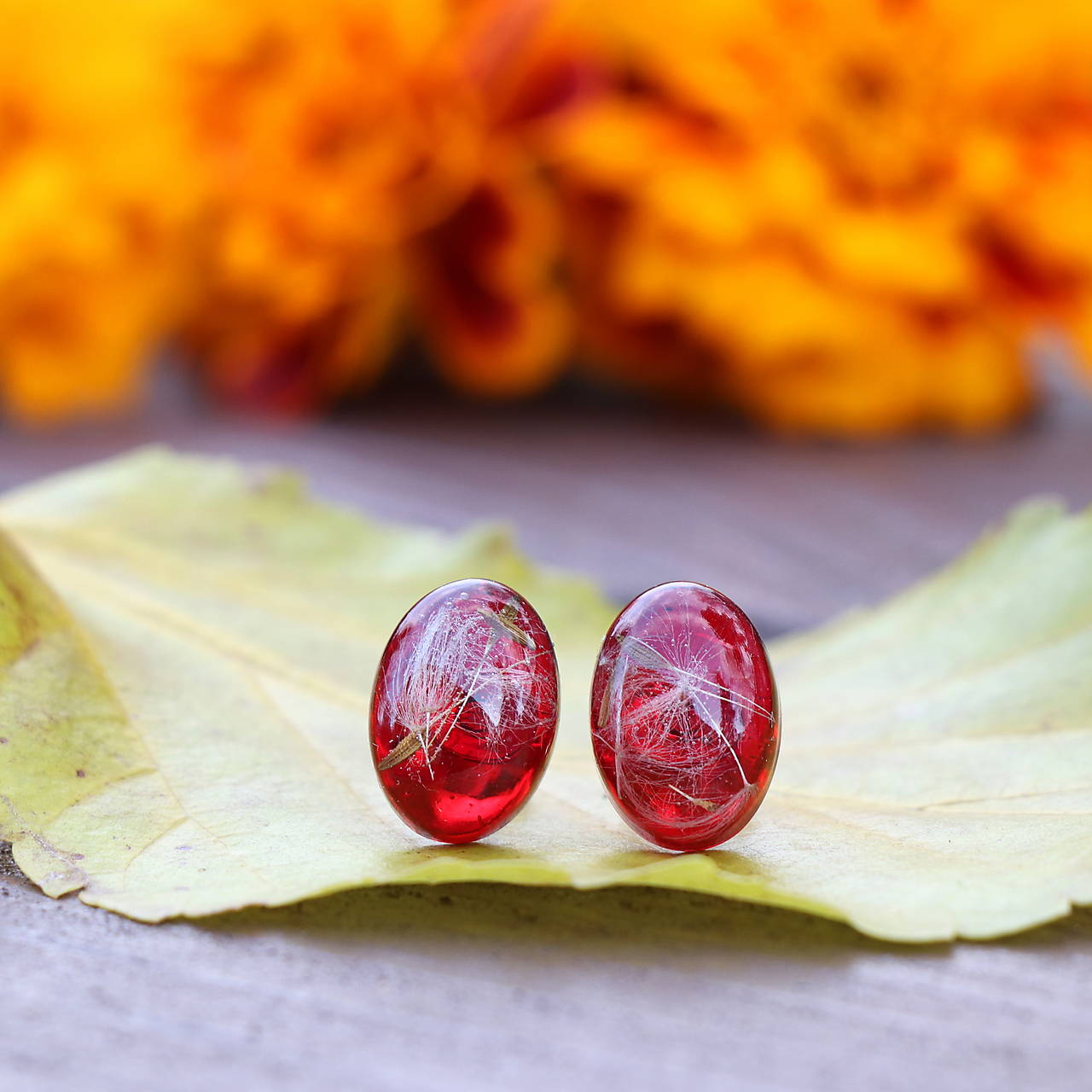 Napichovacie náušnice Bordová púpava