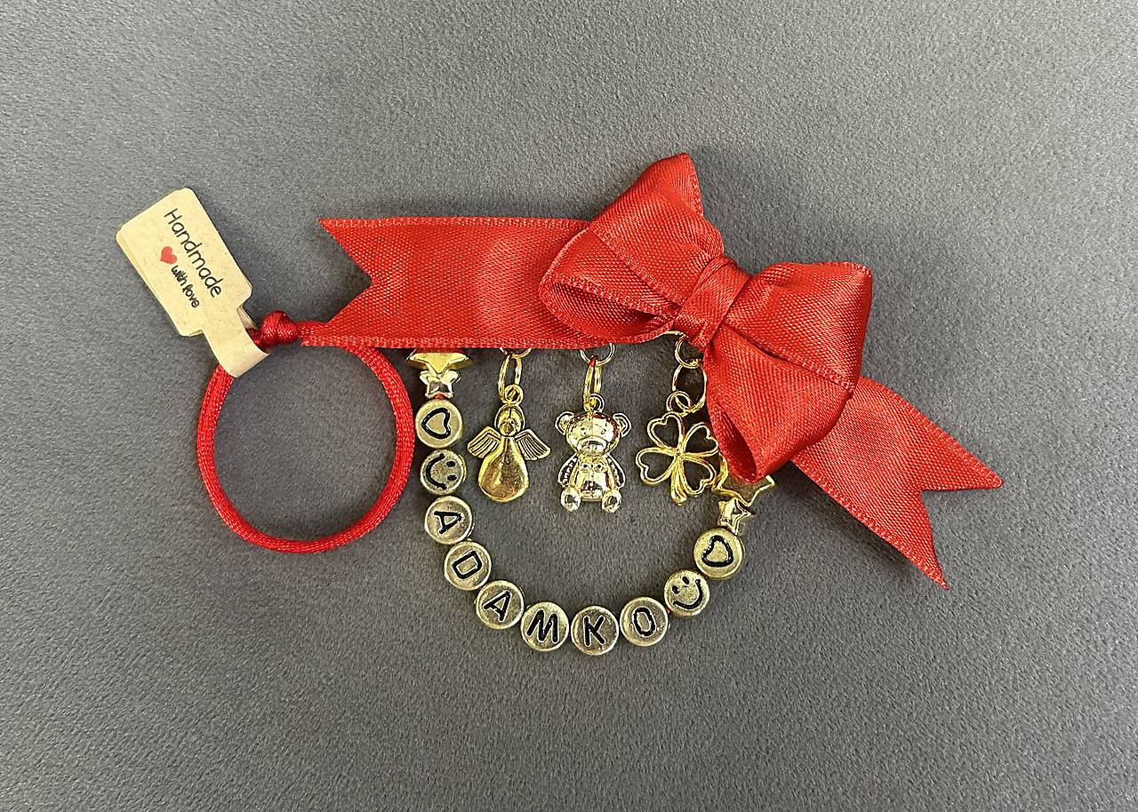 Set proti urieknutiu pre bábätko - mašlička/stužka na kočík/vajíčko s macíkom, anjelikom štvorlístkom a menom + náramok