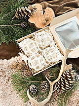 Dekorácie - Veľké makramé vianočné gule karamel/biela - 16068570_