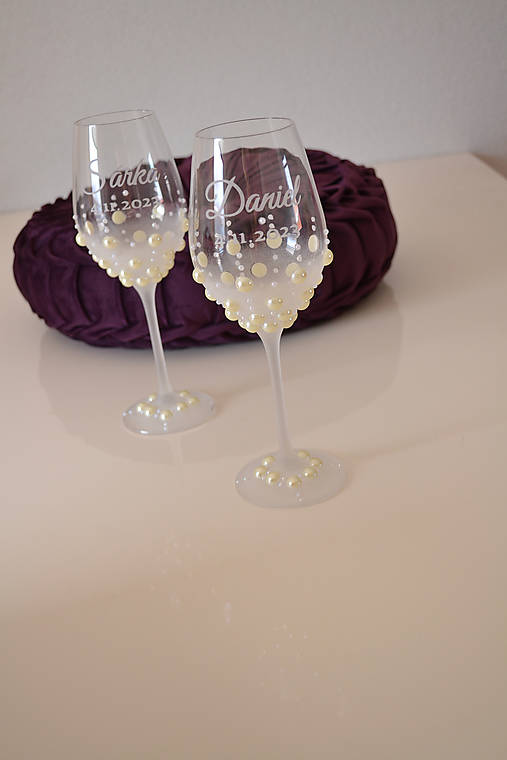Svadobný pohár na víno perlový
