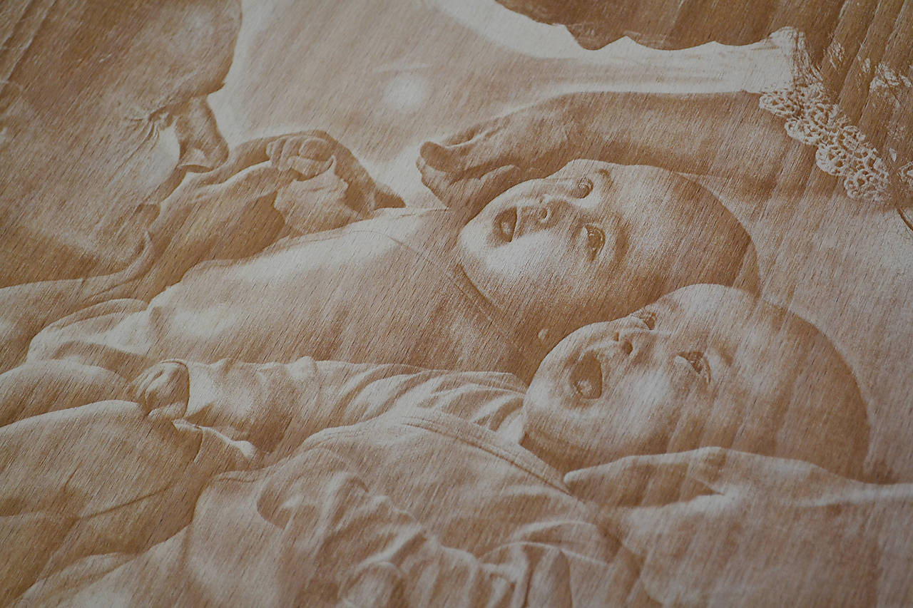 Gravírovaný drevený obraz hranatý