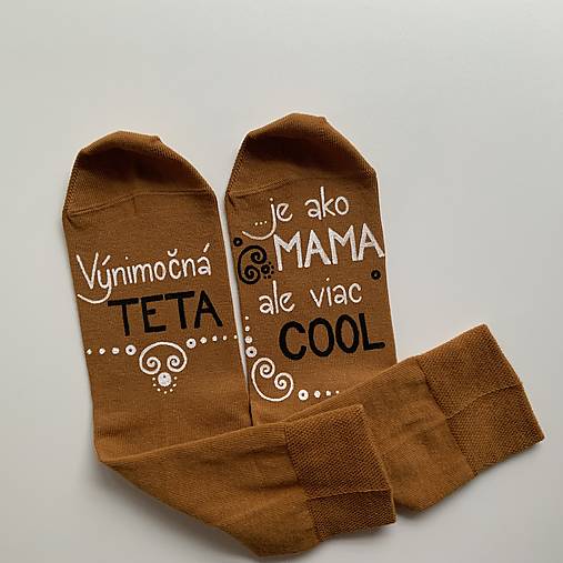 Maľované ponožky pre TETU, ktorí je výnimočná a COOL