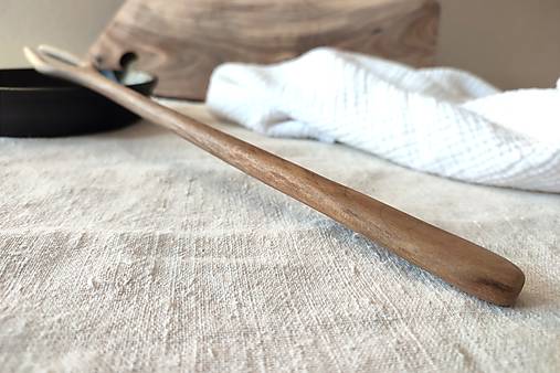 Drevená servírovacia vidlica