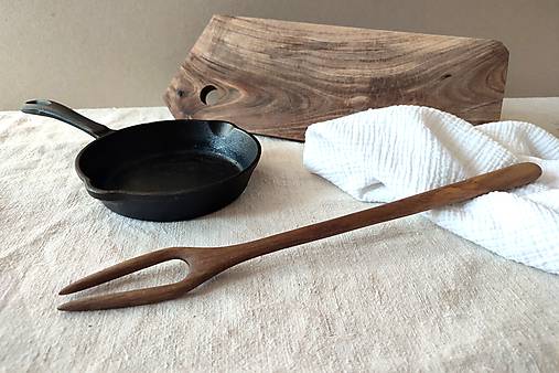 Drevená servírovacia vidlica