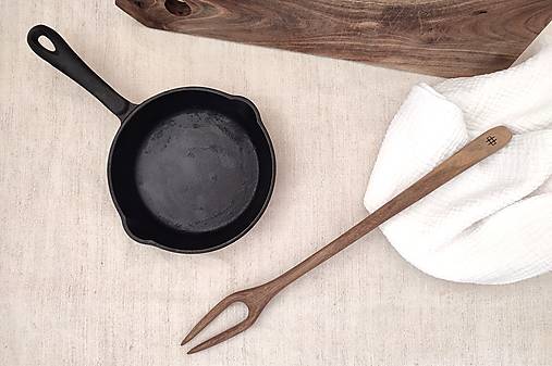 Drevená servírovacia vidlica