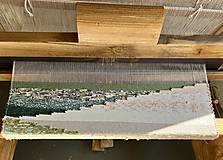 Úžitkový textil - Zeleno-béžový koberec so stromovým vzorom - 16083017_