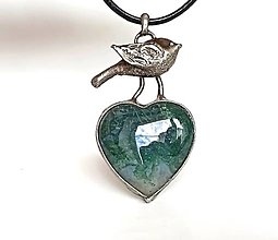 Náhrdelníky - Cínový šperk - Vtáčik a srdce - 16081343_