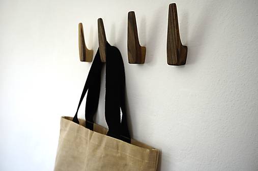 Nástenný vešiak KING drevo orech