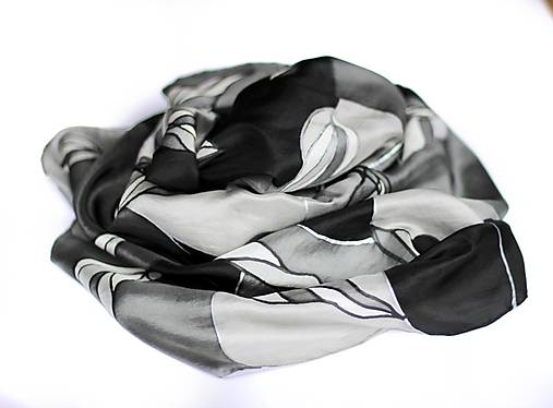 Ručne maľovaná hodvábna šatka - Elegentná čierno - sivá