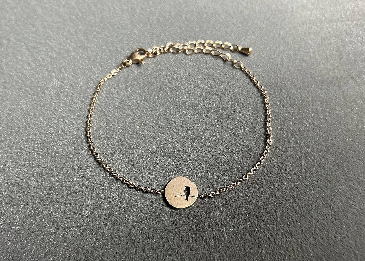 Jemný minimalistický náramok “vtáčik” z chirurgickej ocele