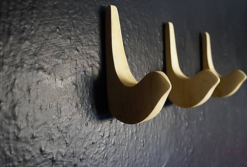 Nástenný vešiak VTÁČIK drevený