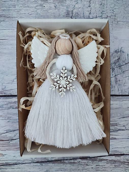 Dekorácie - Vianočný macrame anjelik - 16093512_