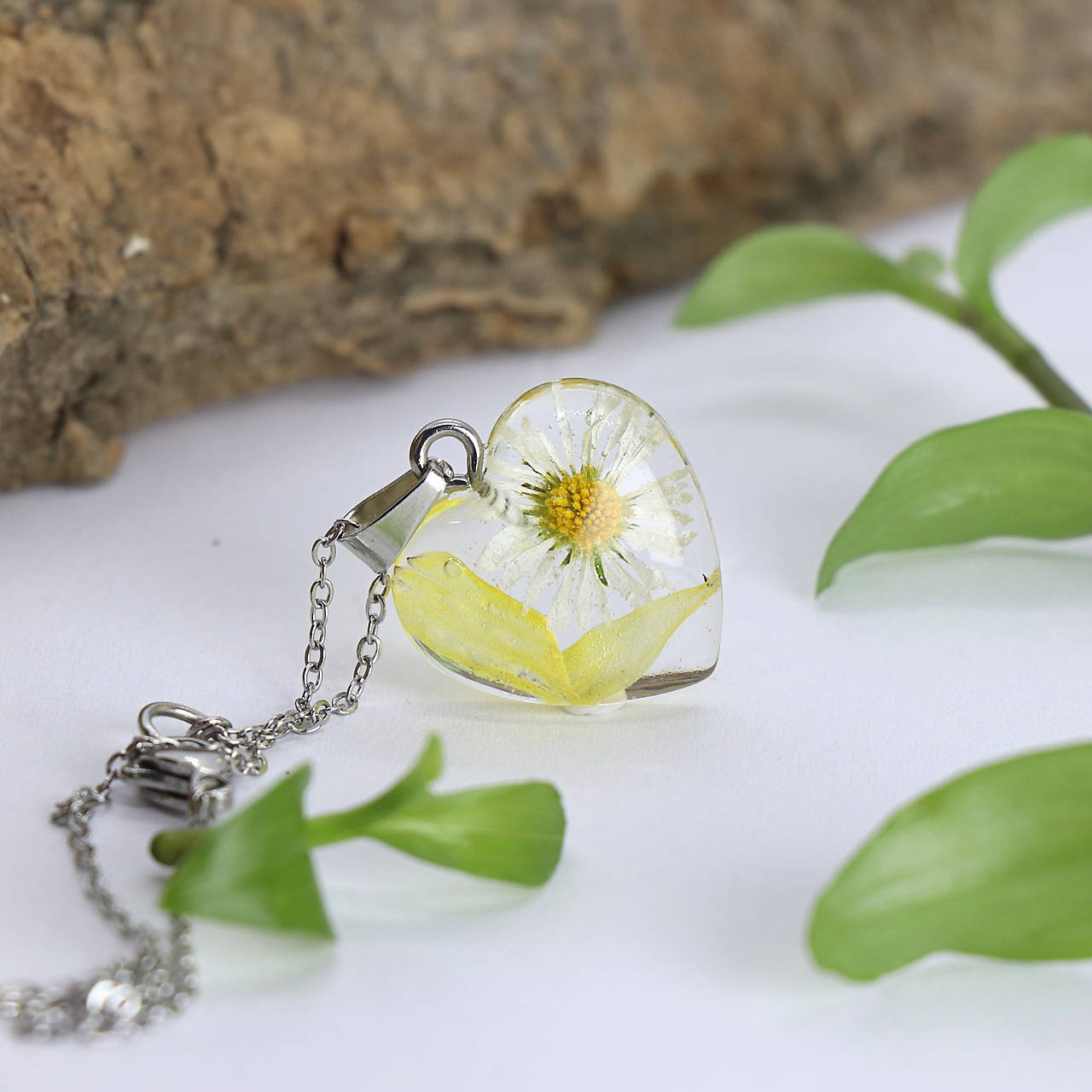 Prívesok Srdiečko so sedmokráskou