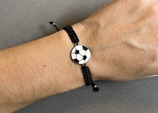 Pletený šnúrkový náramok “Futbal” pre malého (aj veľkého) futbalistu