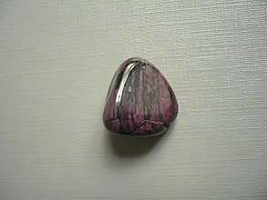 Minerály - Troml. kámen – sugilit 16 mm, č.33f - 16093190_